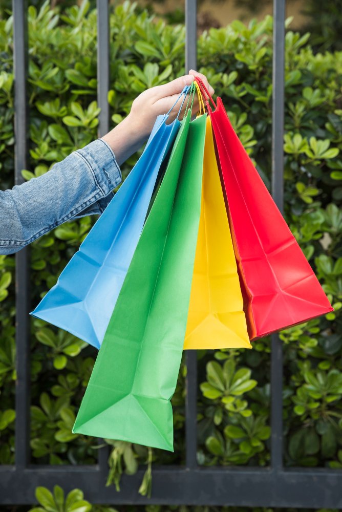 Colored non woven bags