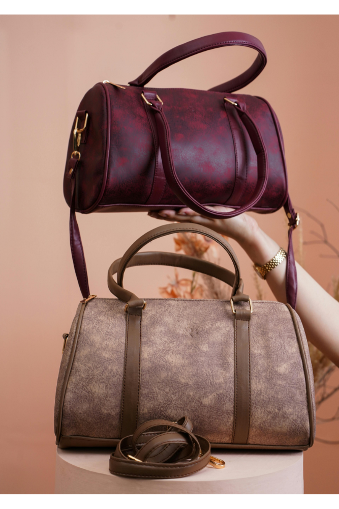 Multi compartment tote bags